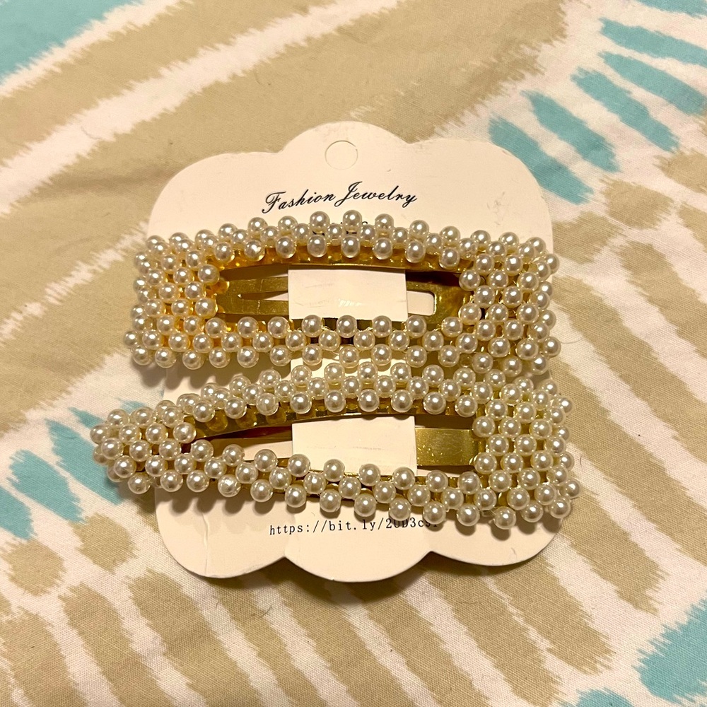 Two Pearl and gold large hair clips
